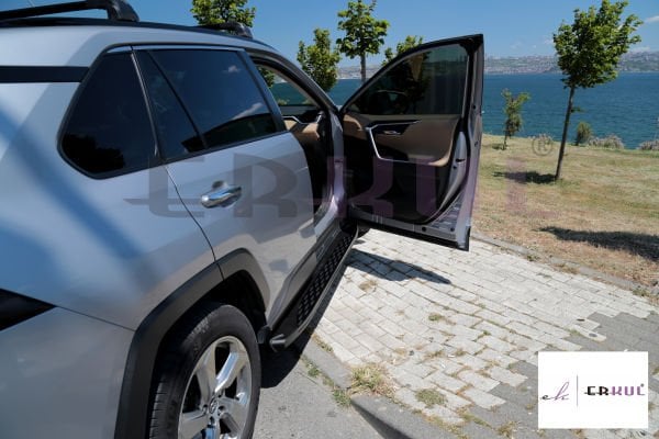 SHINING BLACK YAN BASAMAK